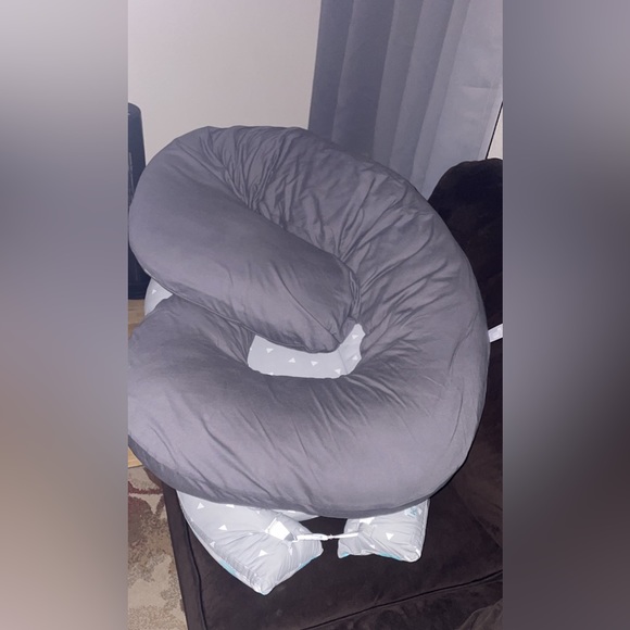 Leachco pregnancy pillow with two covers - Picture 2 of 3